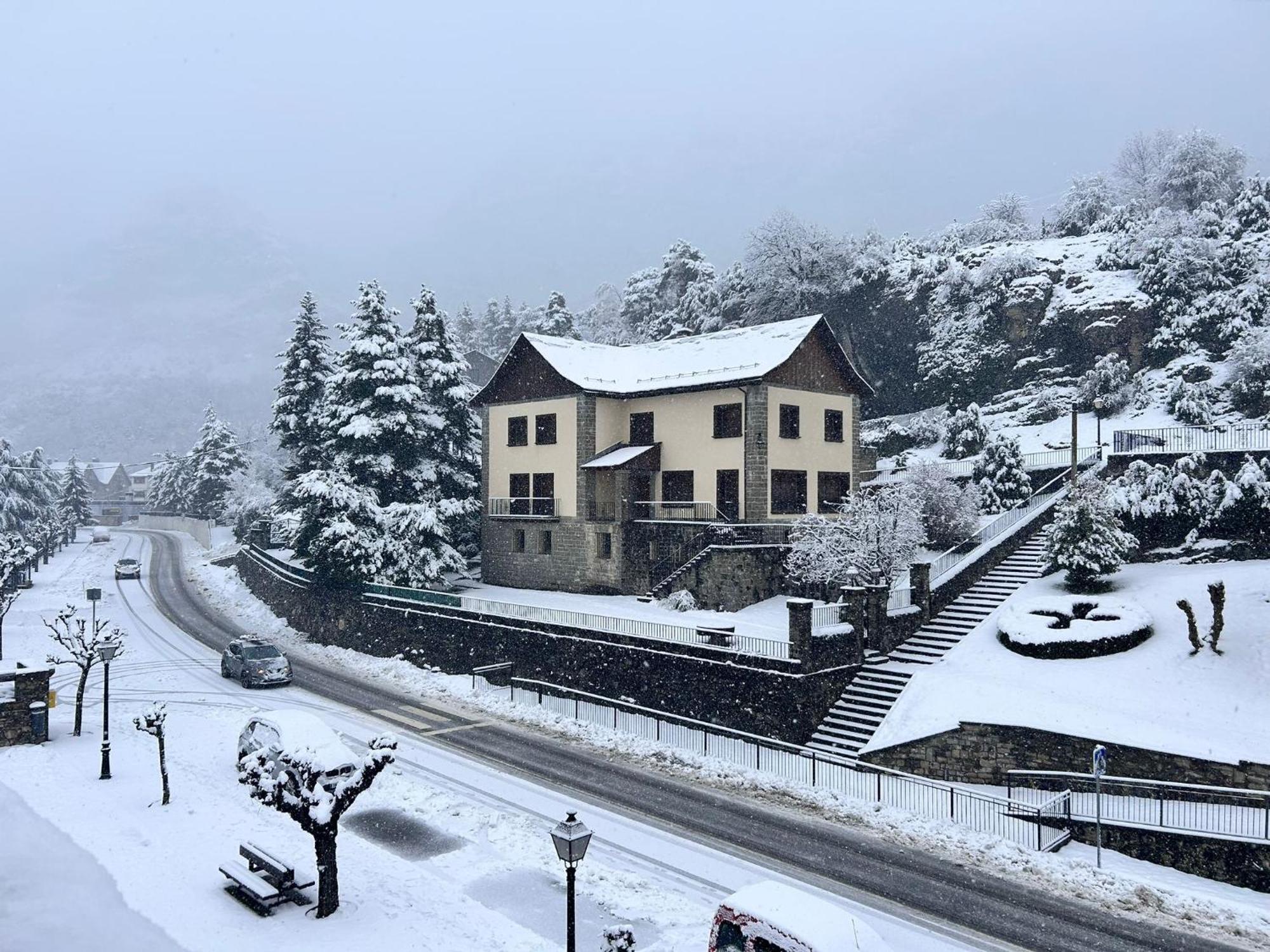Apartamento A10 De Formigal, 9 Personas Y Garaje 에스칼리아 외부 사진